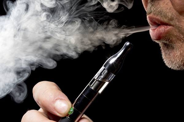 Δύο Νέες Έρευνες Συνηγορούν Στο Ότι Το Ηλεκτρονικό Τσιγάρο Βλάπτει Την Υγεία